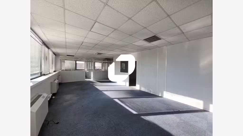 A louer Local d'activité 250m² Bondoufle