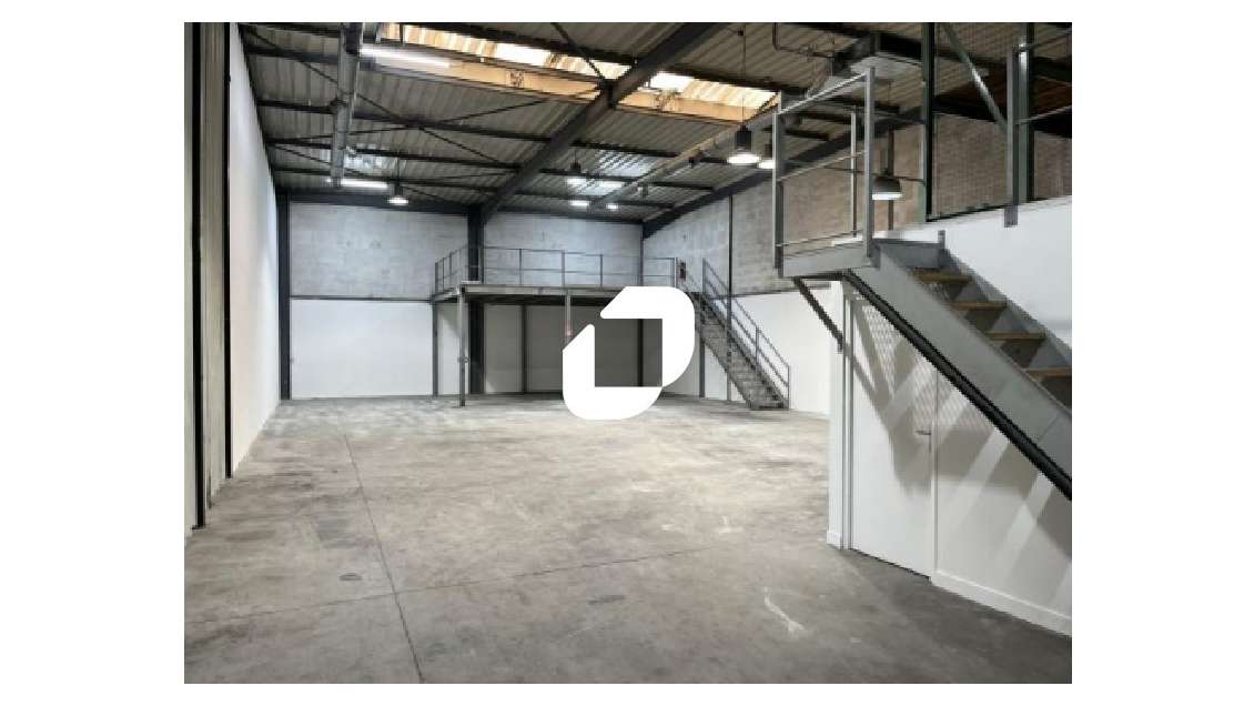 A louer Local d'activité 356m² Bondy