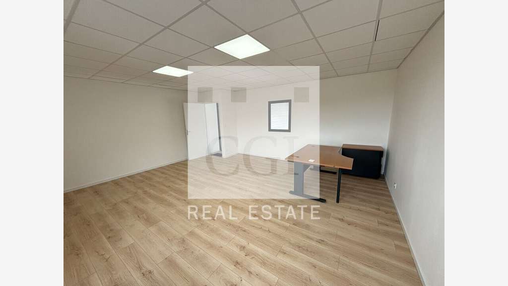 Local d'activités de 137m² à louer à Bonnefamille