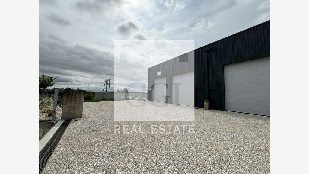 Local d'activités de 137m² à louer à Bonnefamille