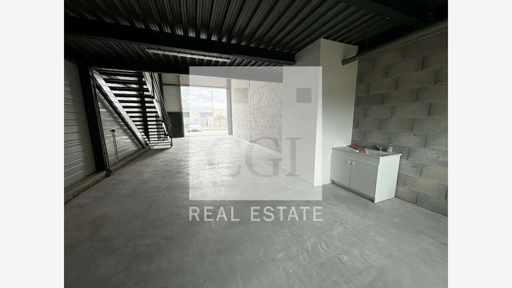 Local d'activités de 137m² à louer à Bonnefamille