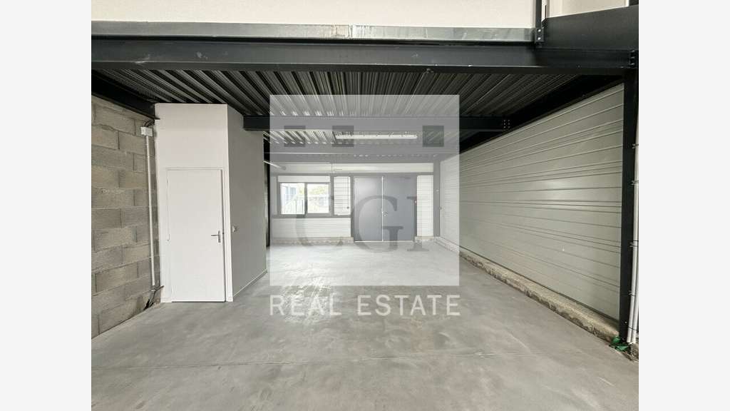 Local d'activités de 137m² à louer à Bonnefamille