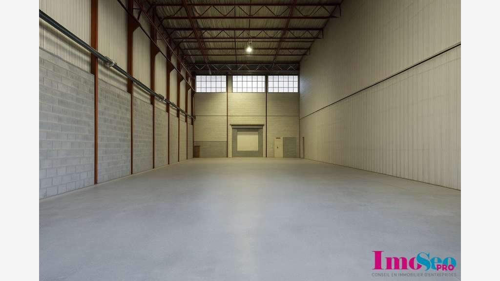 Entrepôt 2115m² à louer à Bordeaux Bacalan A630