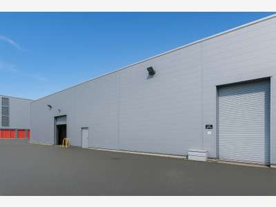 Entrepôt 765m² à louer ZAC Bordeaux Lac
