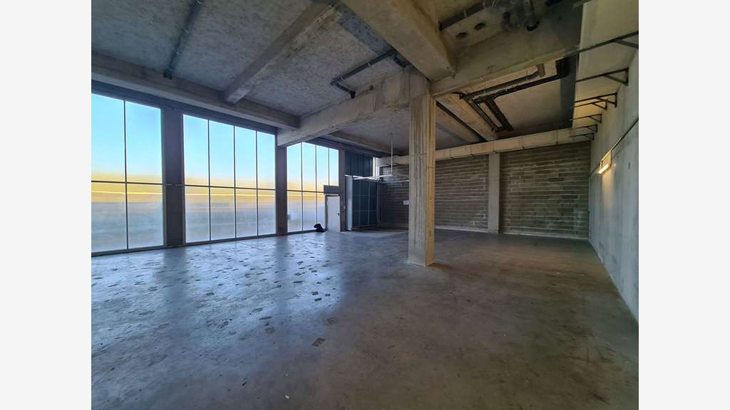 Entrepôt 173m² à louer à Bordeaux Brazza 