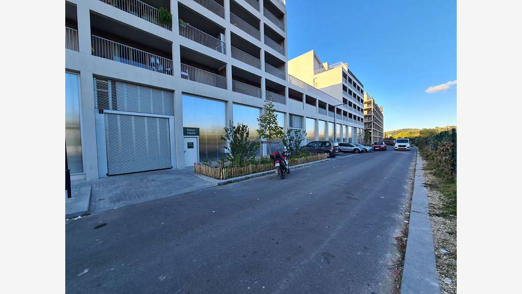Entrepôt 173m² à louer à Bordeaux Brazza 
