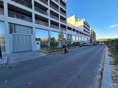 Entrepôt 173m² à louer à Bordeaux Brazza 