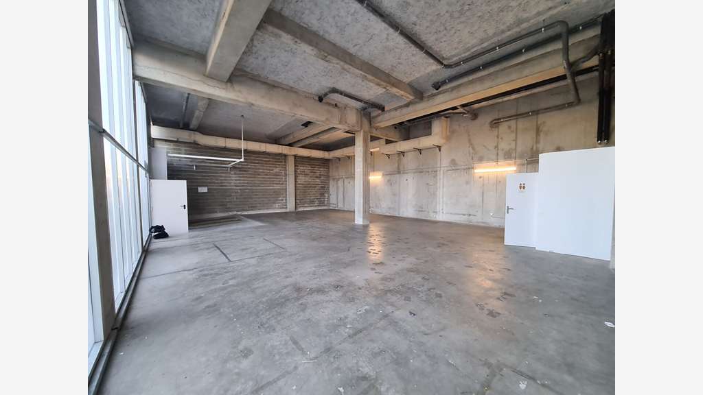 Entrepôt 173m² à louer à Bordeaux Brazza 