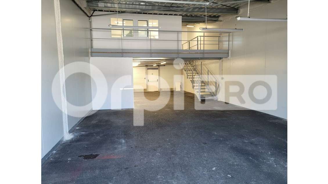 Local d'activité 159m² à louer à Bordeaux
