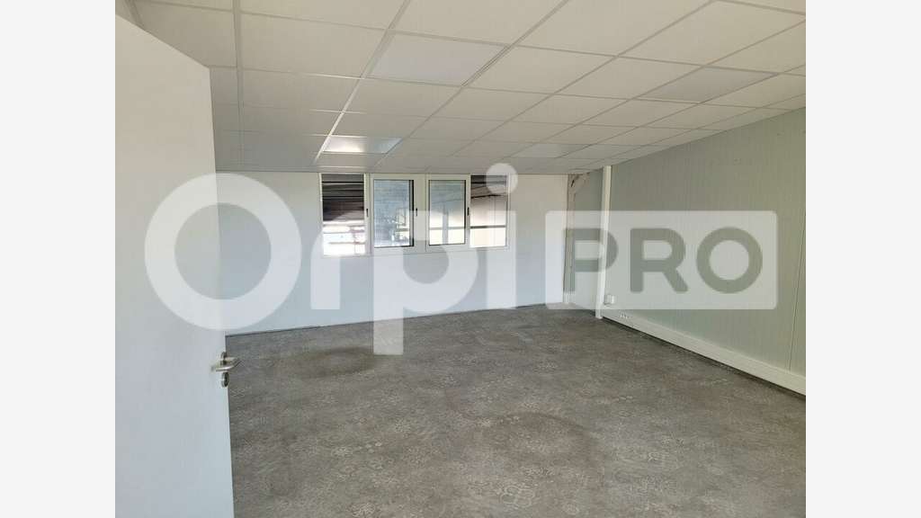 Local d'activité 159m² à louer à Bordeaux