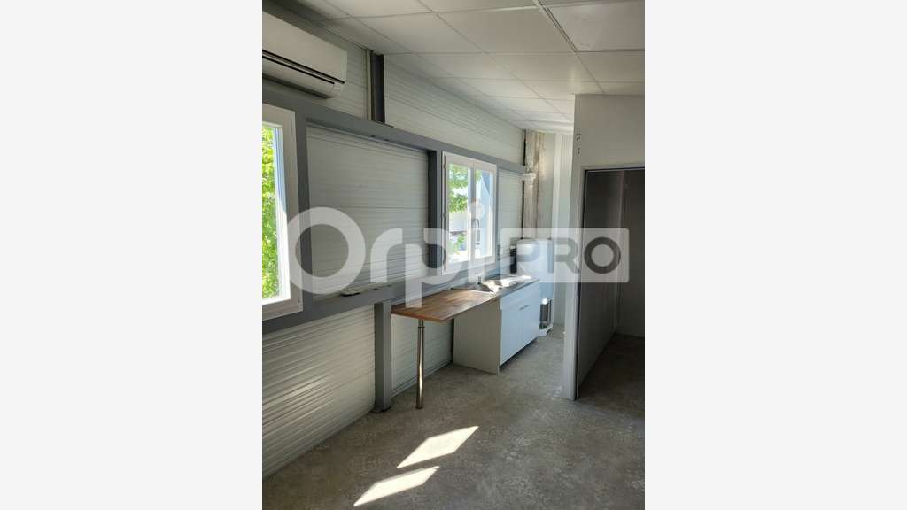 Local d'activité 159m² à louer à Bordeaux