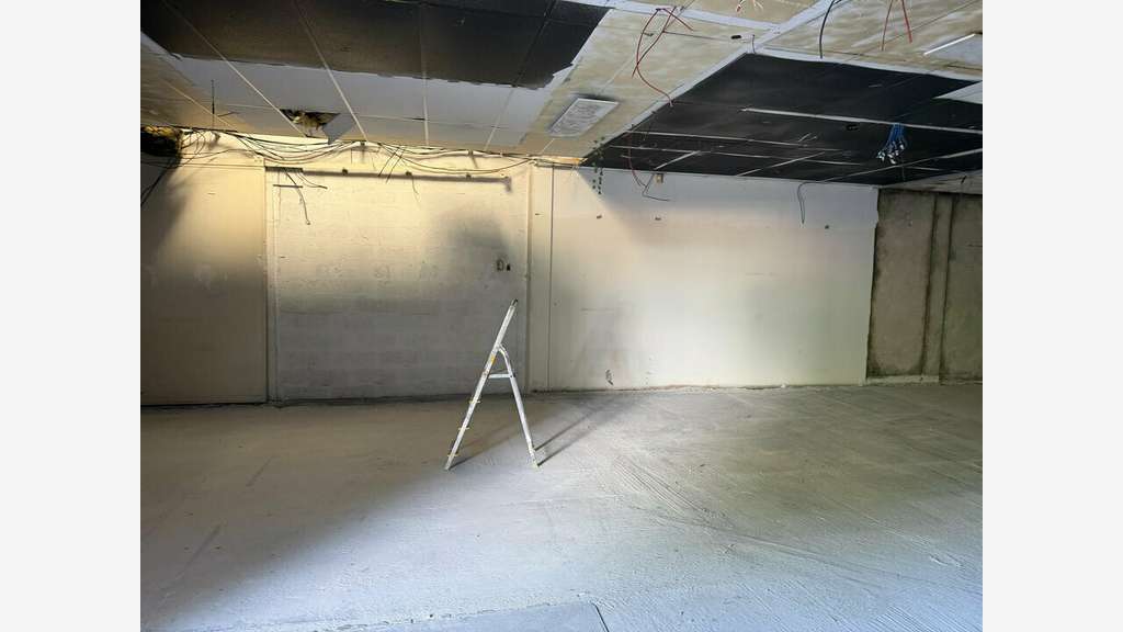 Location local 190m² visibilité ++ Bordeaux-Lac