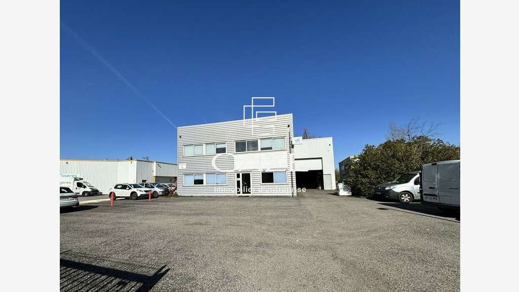Loue bâtiment 610m² à Bordeaux Pont Chaban-Delmas