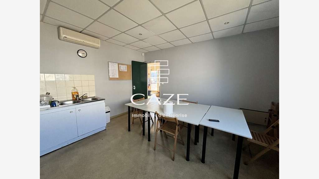 Loue bâtiment 610m² à Bordeaux Pont Chaban-Delmas