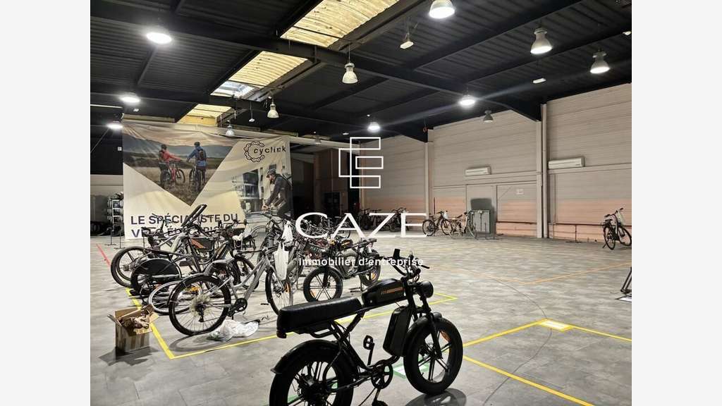 Loue bâtiment 1200m² zone d'Alfred Daney Bordeaux