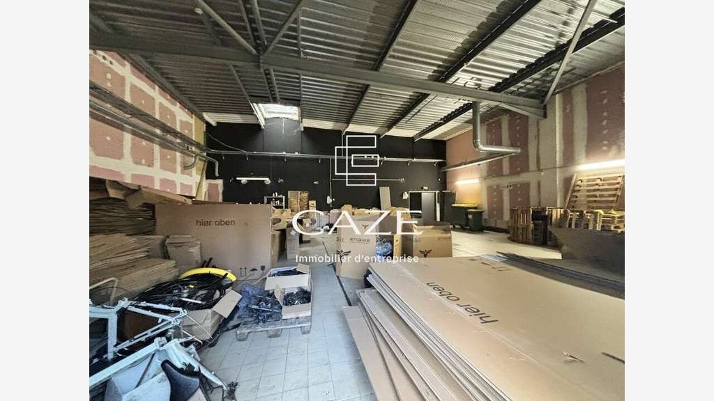 Loue bâtiment 1200m² zone d'Alfred Daney Bordeaux