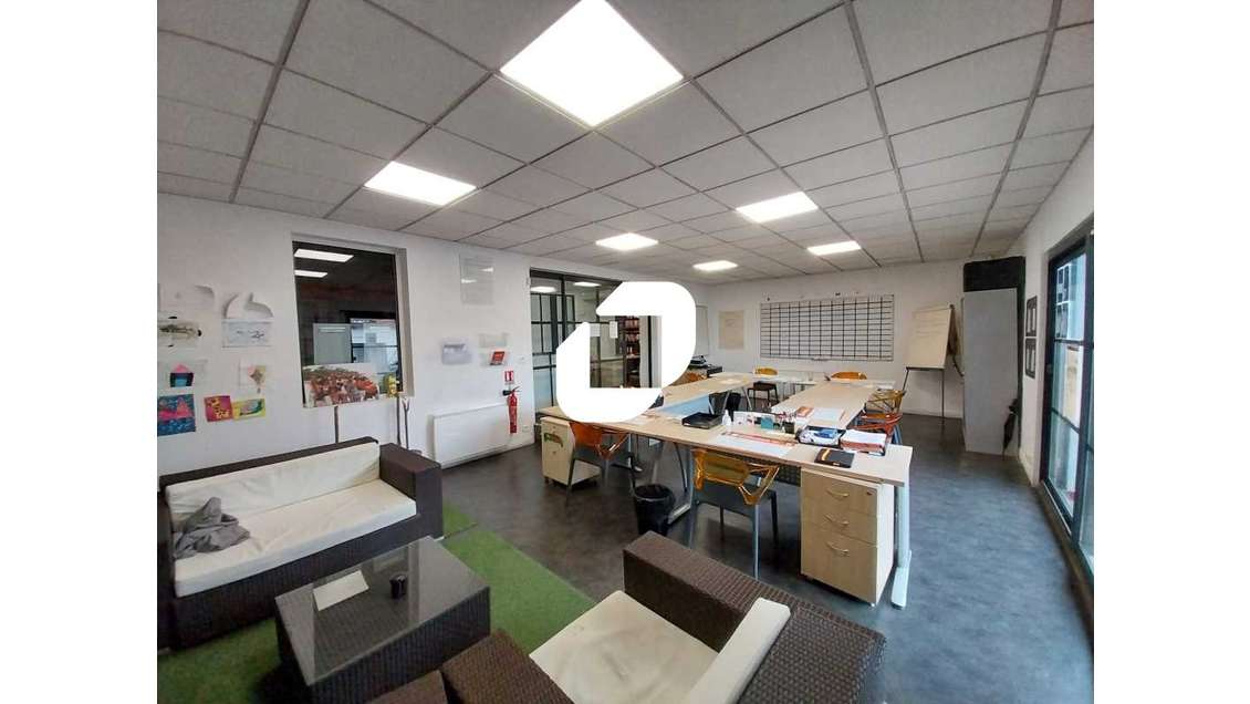 A louer Local d'activité 642m² Bordeaux