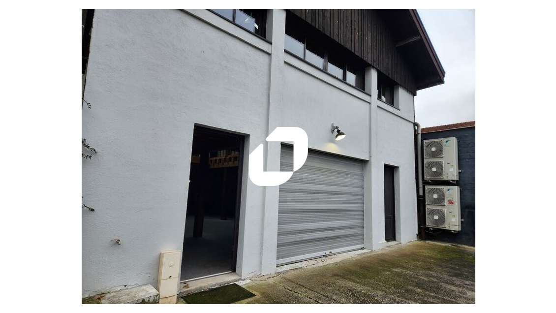 A louer Local d'activité 240m² Bordeaux