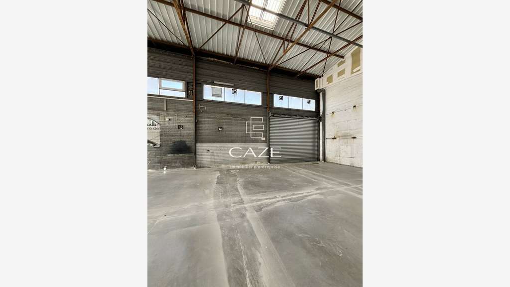 A louer local 500m² proche rocade à Bordeaux