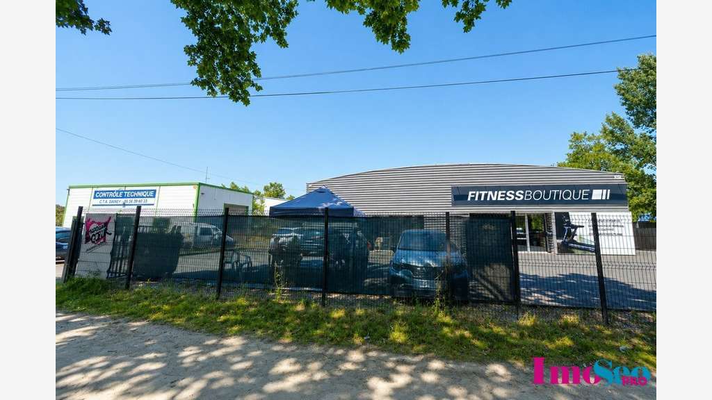 Entrepôt 250m² à louer à Bordeaux Lac zone Daney