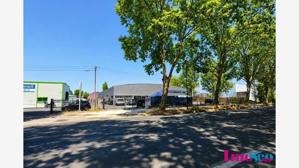 Entrepôt 250m² à louer à Bordeaux Lac zone Daney