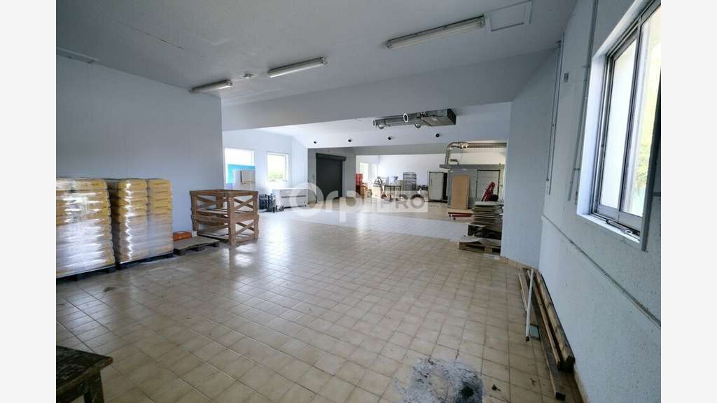 A louer local d'activité 233m² à Bouaye