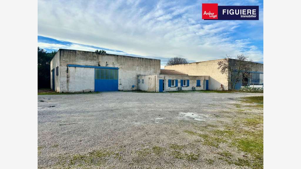 A louer local 465m² terrain 1485m² Bouc-Bel-Air
