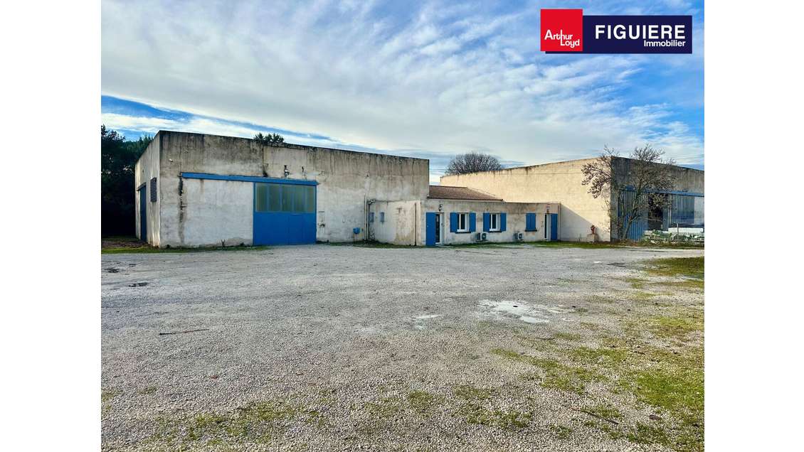 A louer local 465m² terrain 1485m² Bouc-Bel-Air