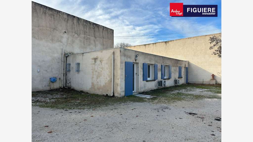 A louer local 465m² terrain 1485m² Bouc-Bel-Air