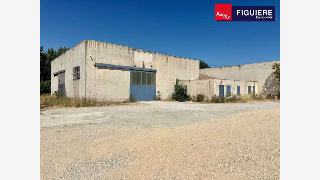 A louer local 465m² terrain 1485m² Bouc-Bel-Air