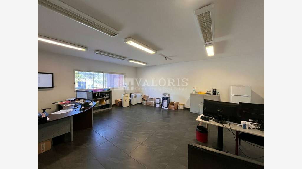 Bâtiment d'activités 4000m² à louer à Bouc-Bel-Air
