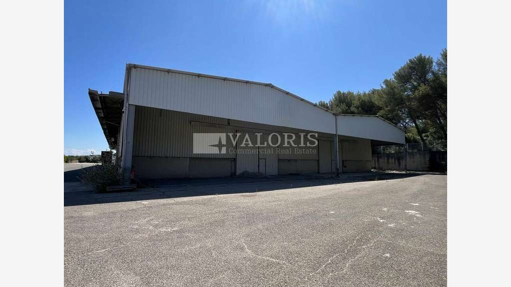 Bâtiment d'activités 4000m² à louer à Bouc-Bel-Air