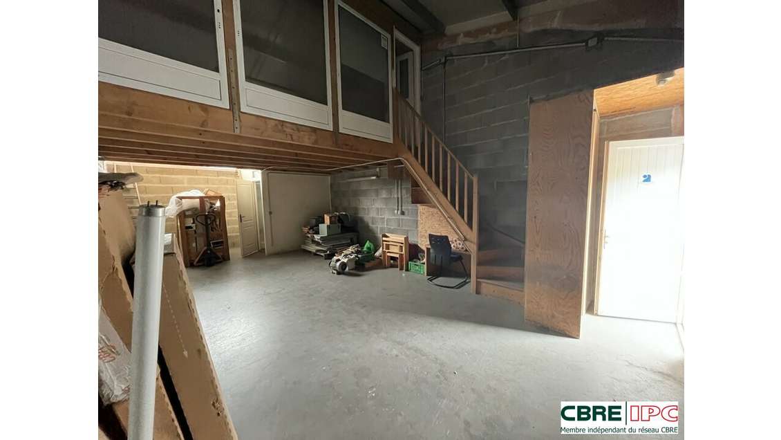 LOCATION - REF : 8351PC4