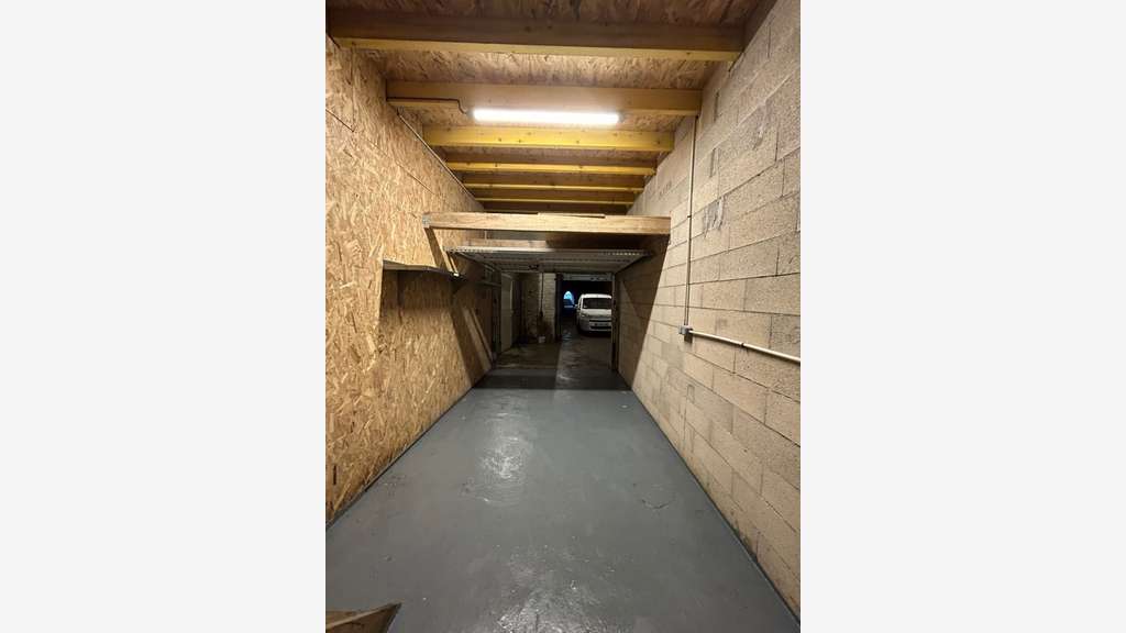 Loue espaces de stockages vides 40m² à Bougival