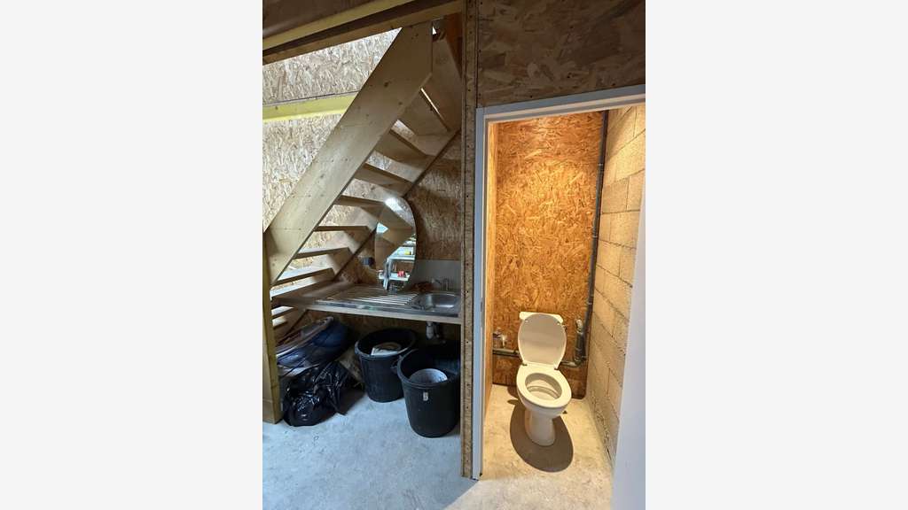 Loue espaces de stockages vides 40m² à Bougival