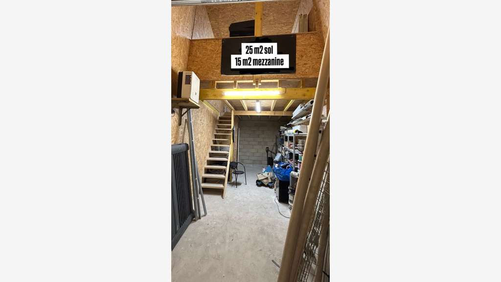 Loue espaces de stockages vides 40m² à Bougival