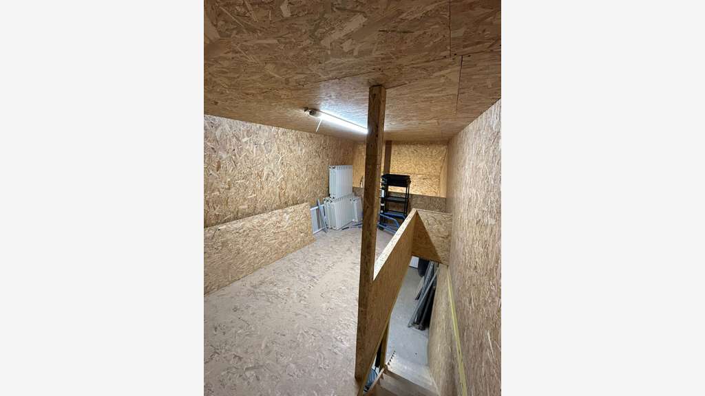 Loue espaces de stockages vides 40m² à Bougival