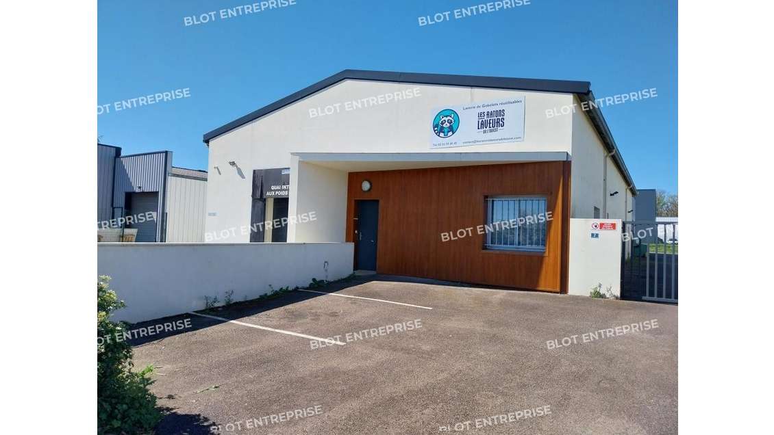 A louer à vendre locaux activités 855m² Bouguenais