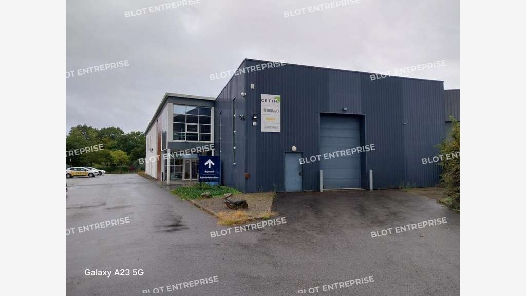 A louer locaux d'activités 700m² à Bouguenais
