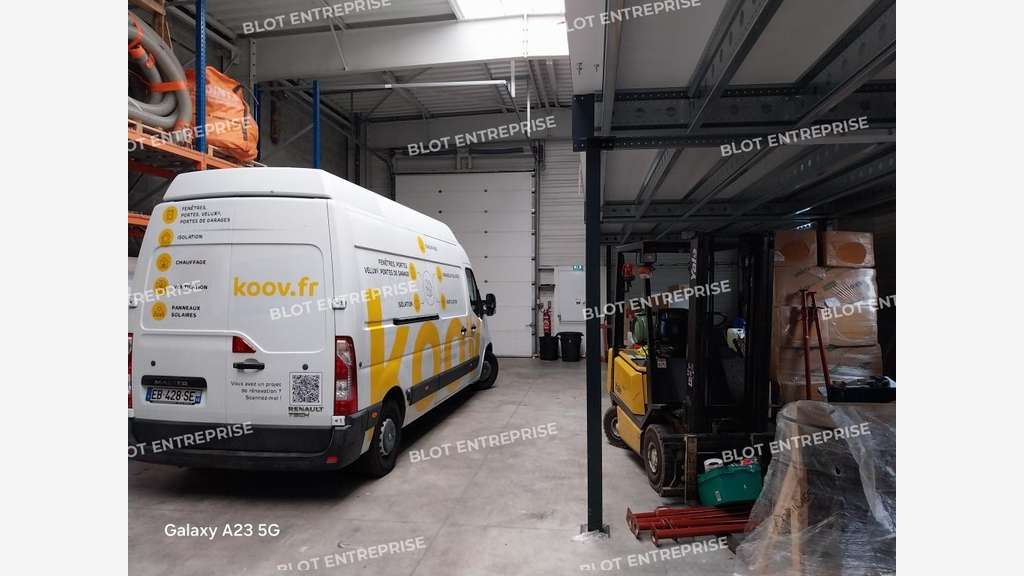 A louer locaux d'activités 700m² à Bouguenais