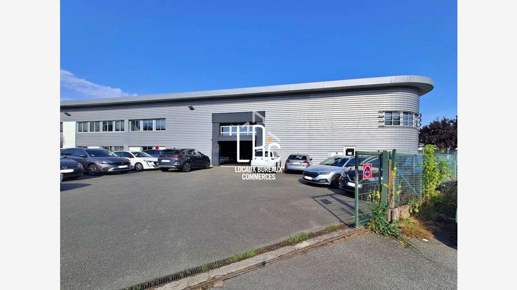 Local activité mixte 959m² à louer à Bouguenais 