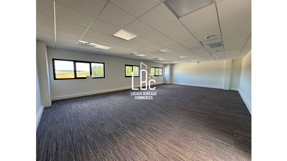 Local activité 575m² à louer Nantes Sud Loire