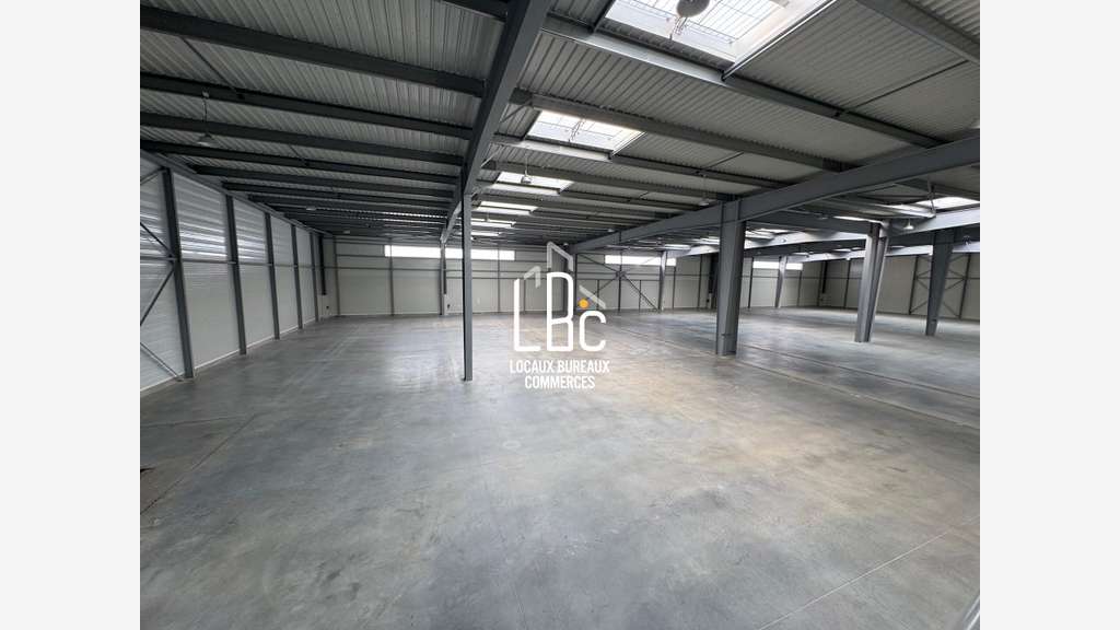 Local activité 575m² à louer Nantes Sud Loire