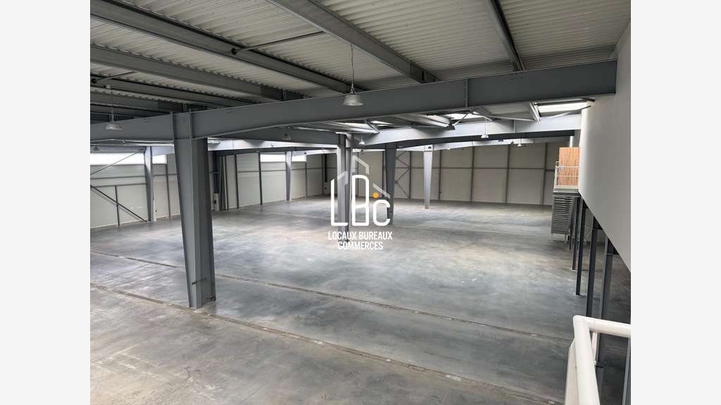 Local activité 575m² à louer Nantes Sud Loire