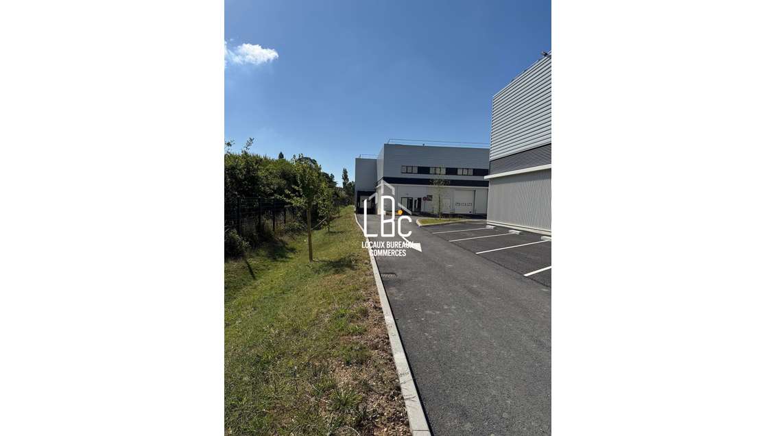 A louer local 575m² Aéroport Nantes Atlantique