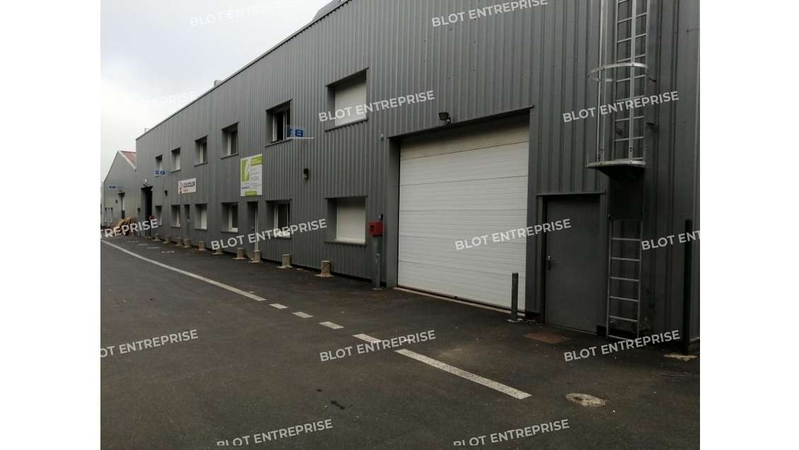 À LOUER - LOCAUX D'ACTIVITÉS - 600 M² - BOUGUENAIS