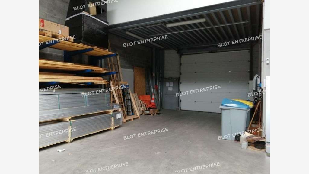 A louer locaux d'activités 600m² à Bouguenais