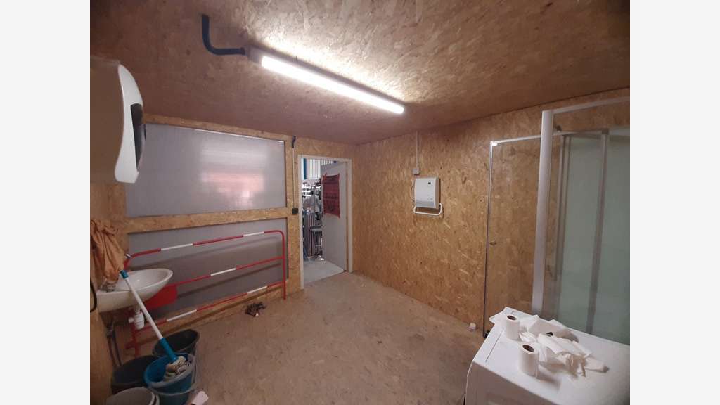 À LOUER - Local d'activité 250 m² - NANTE SUD Bo
