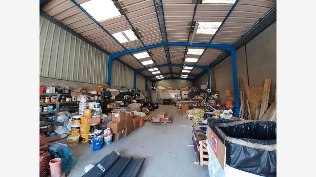 À LOUER - Local d'activité 250 m² - NANTE SUD Bo