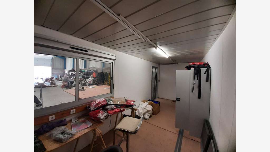 À LOUER - Local d'activité 250 m² - NANTE SUD Bo